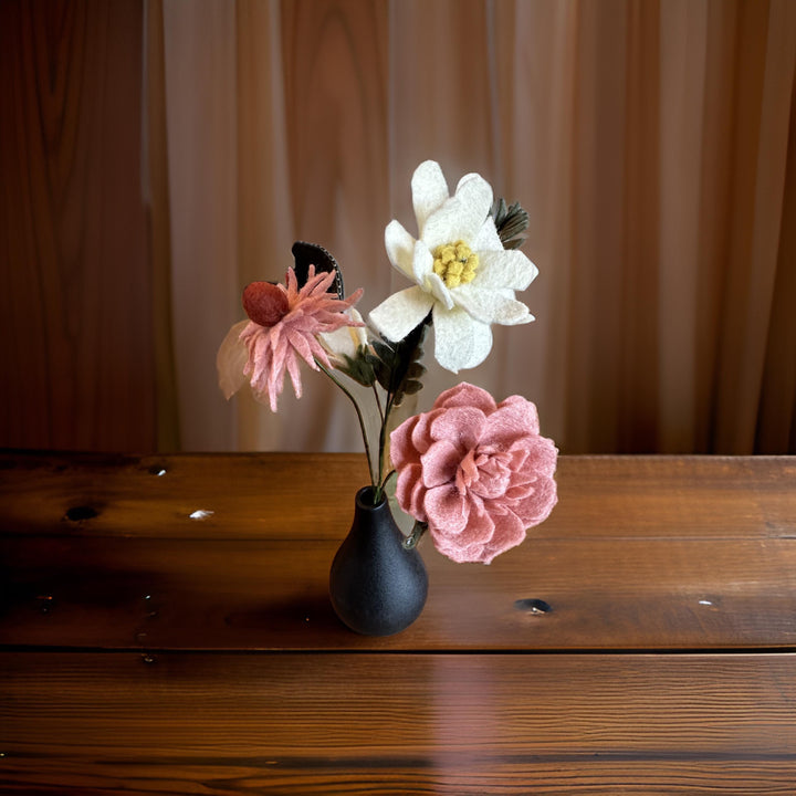 Table Bouquet in Black Vase